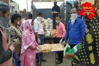 azad foundation trust distribute rashan kit in shastri park area