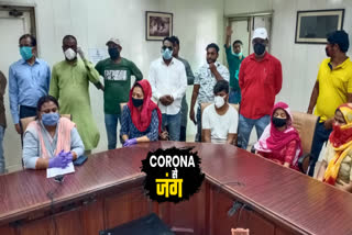 SDMC gives compensation of 10 lakhs to sweeper during the corona