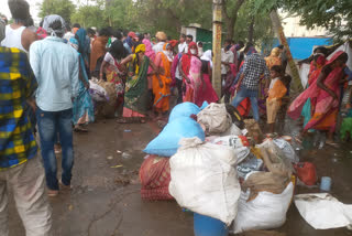 National Highway jammed by workers from outside in Satna