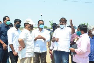 Mayor's sudden visit to the lb nagar city