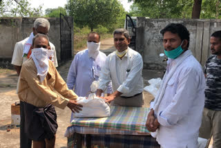 Groceries Distribution For Waving Labor In kagaz nagar