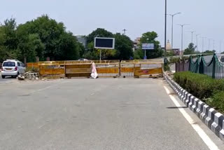 Police barricades on elevated road of Outer Ring Road in Piragadhi due to lockdown