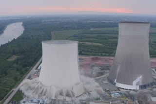 Former German nuke plant towers demolished