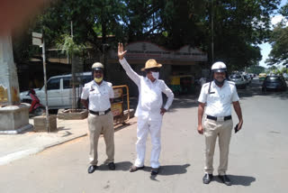 Government should declare special package for police: Vatal Nagaraj protest