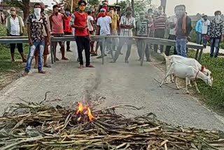 प्रवासी मजदूरों ने किया हंगामा