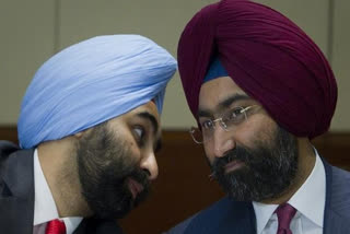 Former Fortis promoter Malvinder Singh (right)