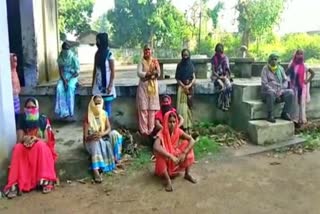 Women protest over water problem in ramgarh