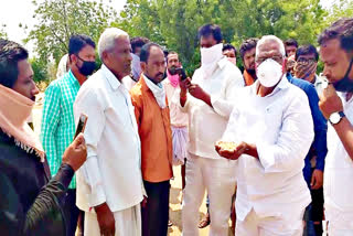 mlc-jeevan-reddy-visited-grain-buying-centres-at-jagityal