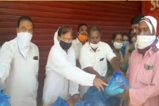 Former BJP MLA Chintala Ranchander Reddy distributed essential commodities to poor Brahmins and poor people.