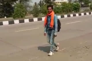 trapped man going from Bangalore to Jabalpur on foot