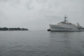 Kochi  Indian Naval Ship  Samudra Setu  Coronavirus  INS Jalashwa  Magar  Naval Ship with 588 Indians leaves Male  Naval Ship Jalashwa leaves Male for Kochi  ഐഎൻഎസ് ജലാശ്വ  കൊച്ചിയിലേക്ക് പുറപ്പെട്ടു  കൊച്ചി  മാലി  മിഷൻ സാഗര്‍  സമുദ്ര സേതു