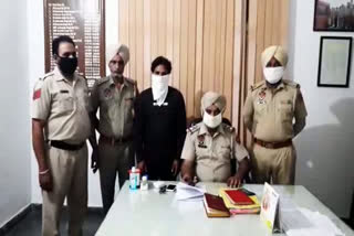 phagwara police arrested a person with 15 bor pistol