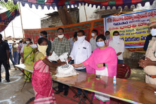 collector holi keri distributed groceries to poor