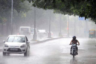 Heavy rainfall  Kerala for the next five days  മിന്നലോട് കൂടിയ ശക്തമായ  മഴക്ക് സാധ്യത  കാലാവസ്ഥ റിപ്പോര്‍ട്ട്