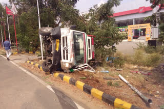 ambulance accident at guntur four members are injured