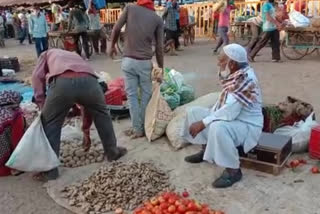 Carelessness of mandi management in shivpuri