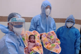 woman suffering from corona gave birth to twins