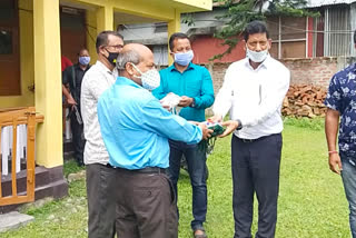mask and sanitizer distributed to journalists by Minister rihon daimary