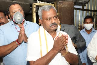 Minister S. T. Somshekhar visits Nanjanagudu nanjundeshwara temple