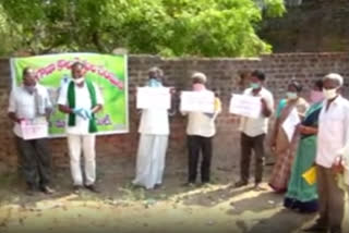 farmers protested against central finance minister nirmala seetharaman