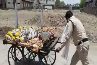 Policeman brought the hand cart to the police station