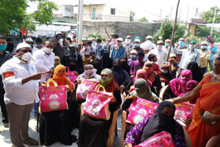 varshannapeta-mla-aruri-ramesh-distributed-groceries-to-muslims-on-the-eve-of-ramadan