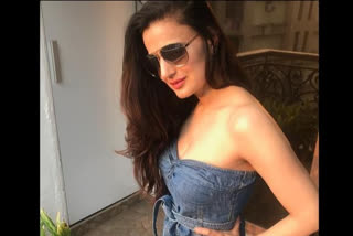 Ameesha patel going for party video viral