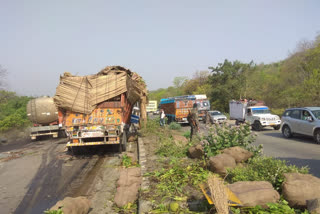 Three trucks collide in Danua Valley in hazaribag