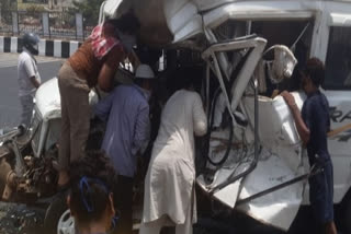 Mumbai-Pune Expressway road accident