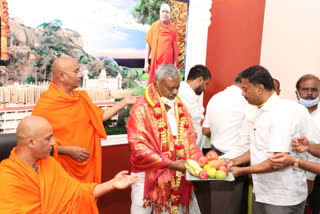 Minister Somashekhar, who was blessed with Nirmalanandanatha Swamiji