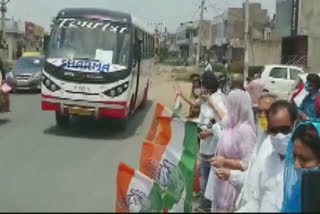 Buses arranged by Congress leave for Uttar Pradesh with migrant workers