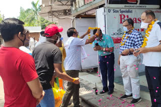 sohagpur mla vijay pal singh of hoshangabad district honoured corona warriors with garlands