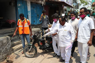 warangal mayor gunda prakash visited colonies in city