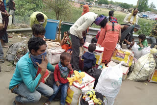 Workers returning after risking their lives in cargo in rajnandgaon