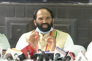 pcc chief uttam kumar reddy comment on CM KCR must take appropriate action at migrant workers in telangana