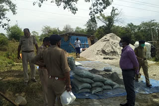 Jwalamukhi police seized 187 sacks of government cement on the spot
