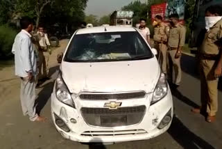 a car driver broke barrier in many places and injured policeman in shamli