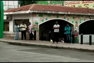 People coming to Majestic  KSRTC stop