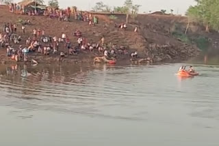 Search is on for a young man drowned in the pond in dindori