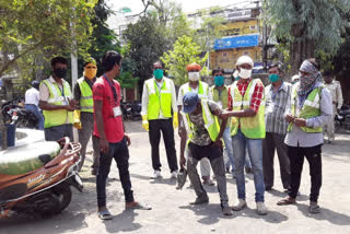 The Cleaners was beaten, employees surrounded the police station in jabalpur