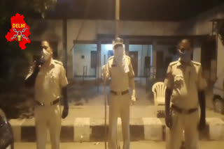 Police is announcing in Baba Haridas Nagar Sabzi Mandi during the lockdown