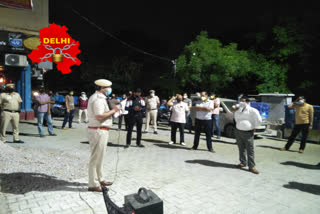 Dwarka Police holds meeting with Market Welfare Association during the lockdown