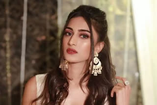 Kasautii zindagii ki 2 fame Erica fernandes dance tik tok video viral on social media