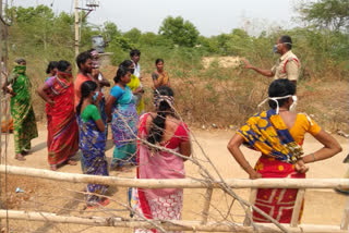 anantapur dst   putluru containment zone people protesting abou their  problems   due to lockdown