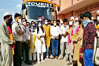 kashmiris from churu  churu news  bus leaves for 24 kashmiris