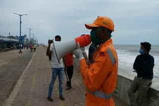 Due to Cyclone Amphan alertness, businessman on Digha sea beach are evacuated