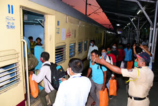 2 Shramik Special train gone from Kolhapur to uttar pradesh with migrated workers