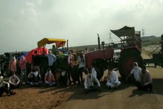 Angry farmers jammed road in Tendukheda