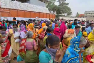 Koppal people they did not to follow the lockdown rules in the time of rice distribution