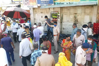 Broken rule on tobacco shop in Kutch